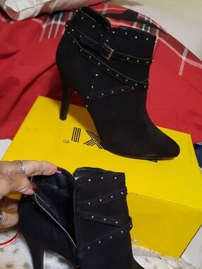 NWT Rouge! Sexy Black Silver Studded Suede Ankle Booties Wrap Straps Giftw/Purch